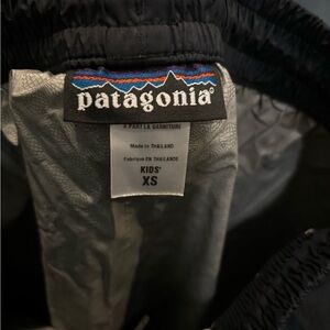Size XS kids black Patagonia rain pants